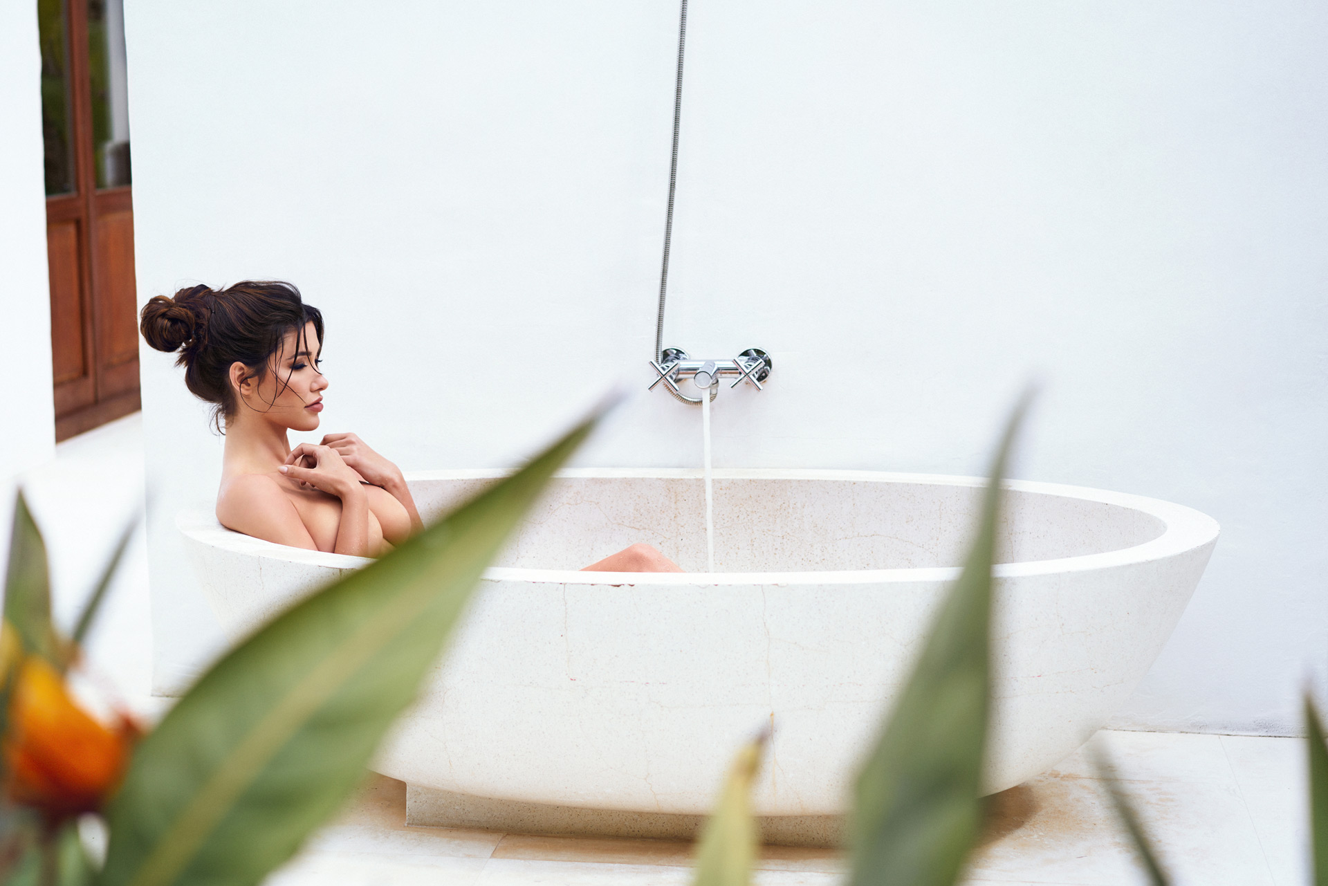 Model in Badewanne